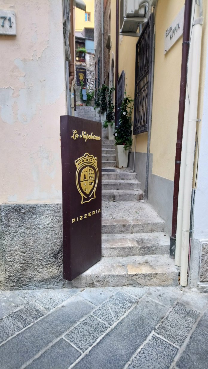 insegne sul corso umberto